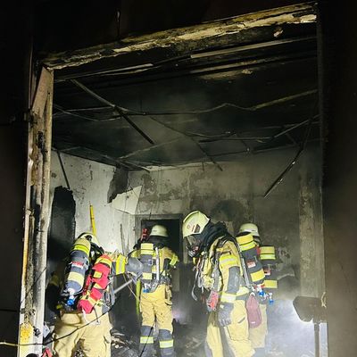 FW-HAAN: Grundschule Bollenberg: Brand zerstört Teile des Verwaltungsbereichs