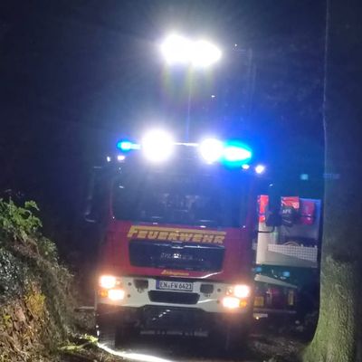 FW-EN: Wetter - Löscheinheit Volmarstein trainiert anspruchsvolle Menschenrettung am Abhang