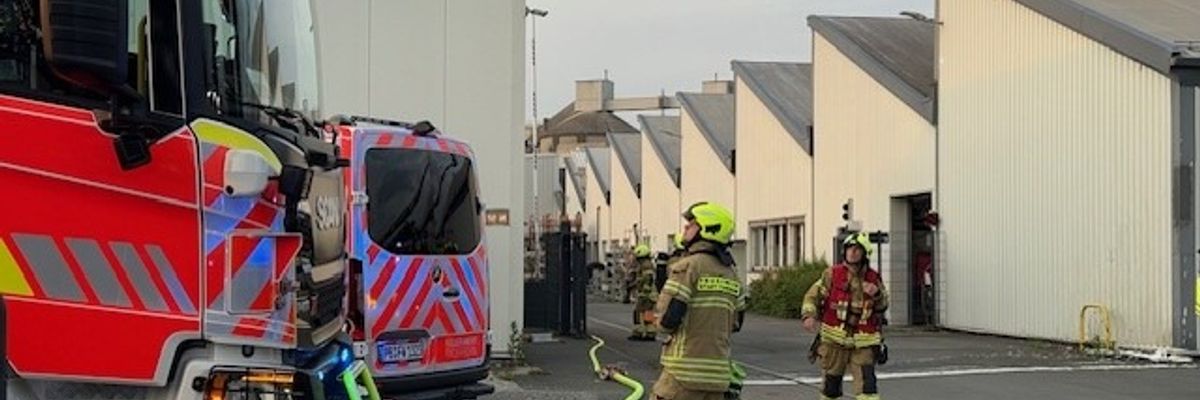 FW Paderborn: Industriebrand an der Halberstädter Straße