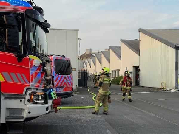 FW Paderborn: Industriebrand an der Halberstädter Straße