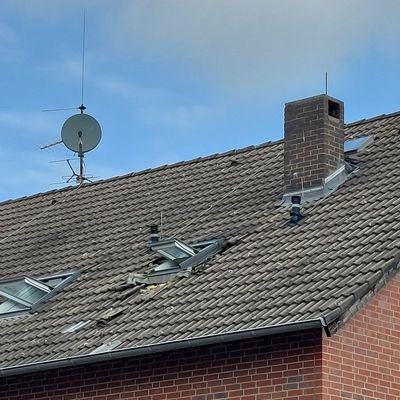 FW Paderborn: Verpuffung bei Bauarbeiten an Gasleitung - zwei Personen verletzt