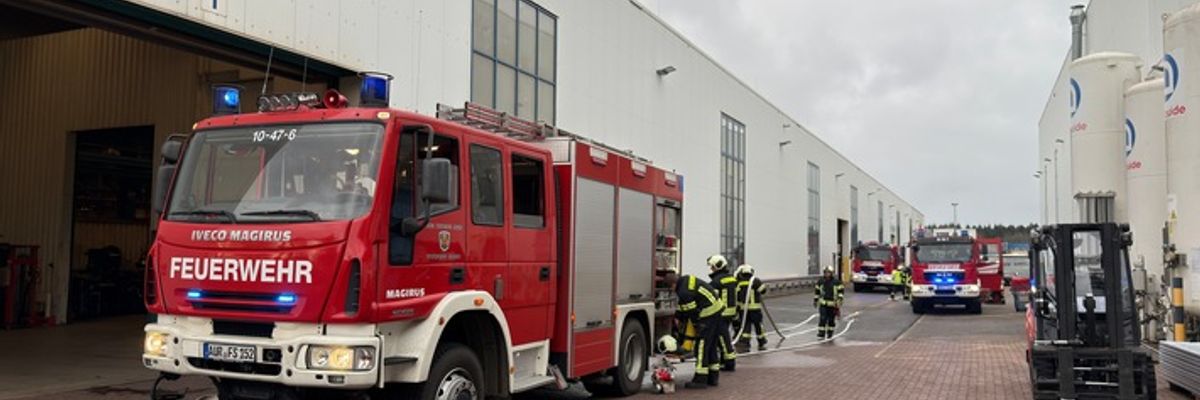 FW-AUR: Feuer in einer Maschine