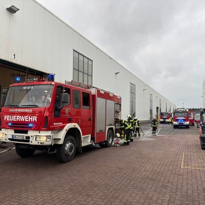 FW-AUR: Feuer in einer Maschine