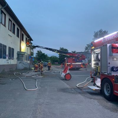 FW Düren: Brand in leerstehendem Gebäude