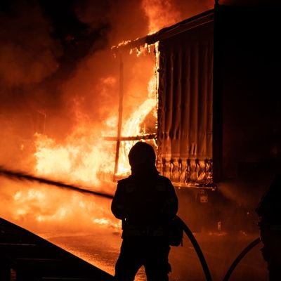 FW-MK: Brennender Sattelzug am Stenglingser Weg