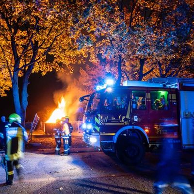 Feuerwehr MTK: 24 Stunden zwischen Übungseinsätzen und Wachalltag