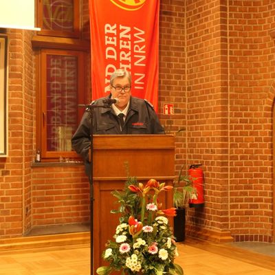 Feuerwehr Kalkar: Ehrungen im Ratssaal - Feuerwehr Kalkar würdigt Engagement und Gemeinschaft