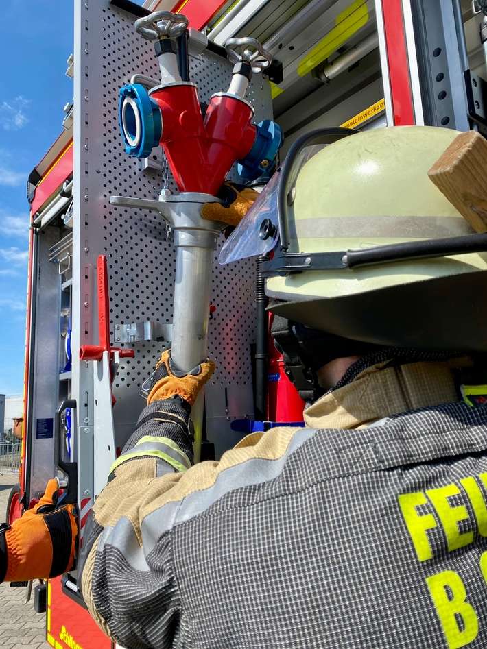 FW Bocholt: Verletzte Person bei Wohnungsbrand