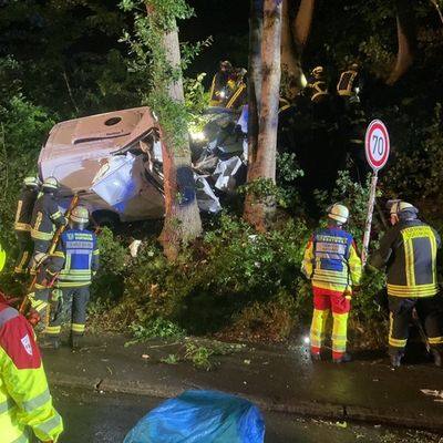 FW-DO: Verkehrsunfall in Lütgendortmund / Menschenrettung in herausfordernder Lage