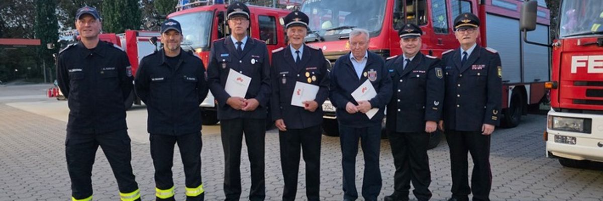 FW Celle: Ehrungen bei der Ortsfeuerwehr Celle-Hauptwache