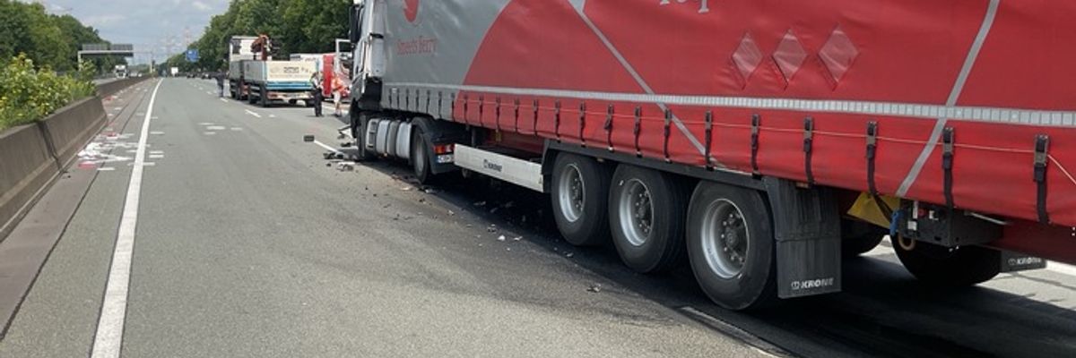 FW-DO: Verkehrsunfall zwischen drei LKW auf der A45 Fahrtrichtung Oberhausen