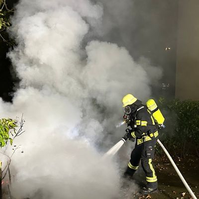 FW Moers: Einsatzreiche Silvesternacht für die Feuerwehr Moers