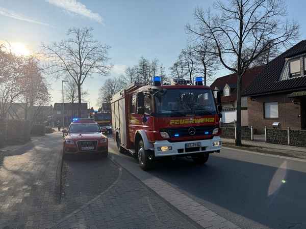 FW Hünxe: Ausgelöste Brandmeldeanlage sorgt für Feuerwehreinsatz im Hünxer Ortskern