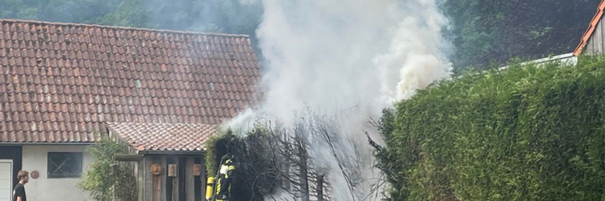 FW Kranenburg: Heckenbrand am Treppkesweg