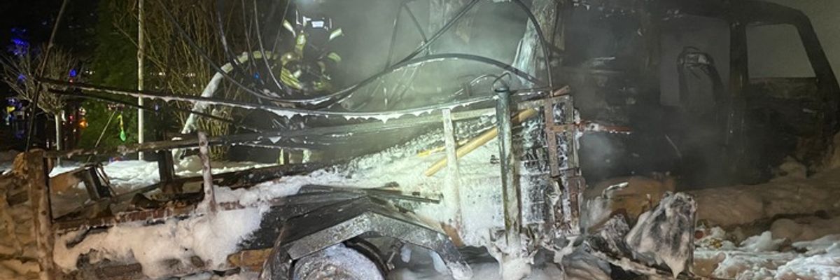 FW Lüchow-Dannenberg: +++ Einsatzreiche Silvesternacht für die Feuerwehren in Lüchow-Dannenberg +++ Wohnhäuser in Gefahr +++ Wohnhaus in Zernien unbewohnbar +++ Feuerwehr bis in die Mittagsstunden im Einsatz +++