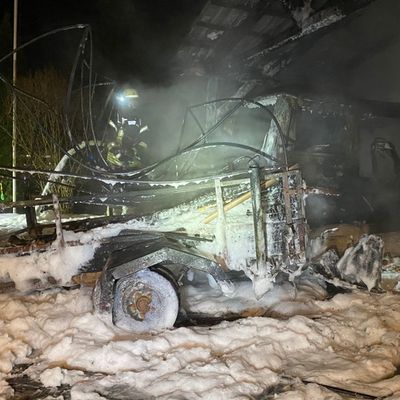 FW Lüchow-Dannenberg: +++ Einsatzreiche Silvesternacht für die Feuerwehren in Lüchow-Dannenberg +++ Wohnhäuser in Gefahr +++ Wohnhaus in Zernien unbewohnbar +++ Feuerwehr bis in die Mittagsstunden im Einsatz +++