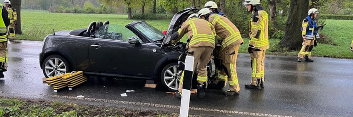 FW Rheurdt: Sturmschaden mit anschließendem Verkehrsunfall