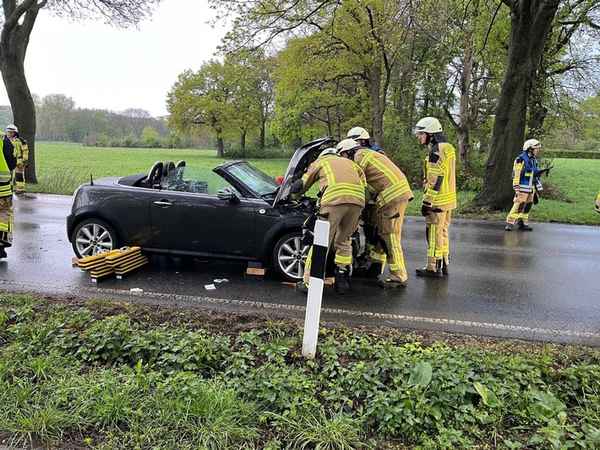 FW Rheurdt: Sturmschaden mit anschließendem Verkehrsunfall