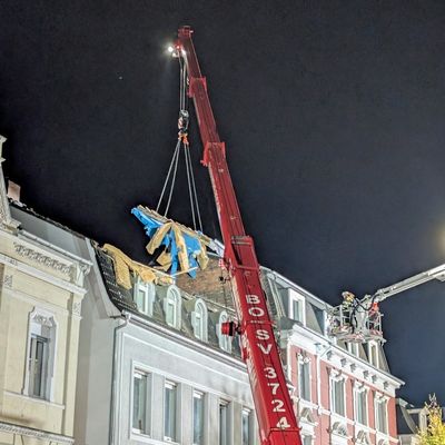 FW-EN: Hagener Straße zum Wochenstart wieder befahrbar - Intensiver Einsatz der Feuerwehr, des THW und der Hilfsorganisationen an der Hagener Str. in Gevelsberg nach 33 Stunden abgeschlossen