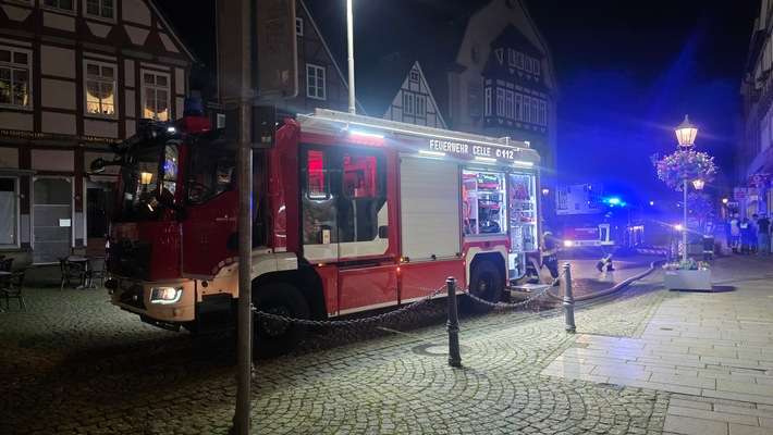 FW Celle: Rauchentwicklung in der historischen Altstadt von Celle
