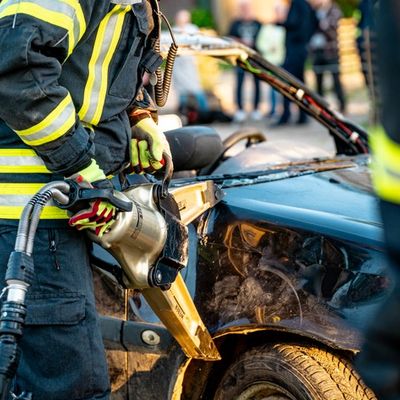 FW-KLE: Realistische Einsatzübung der Freiwilligen Feuerwehr Bedburg-Hau am Landgasthof "Westrich" vermittelt Wissen und Sicherheit