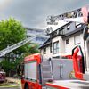 FW-E: Dachstuhlbrand in Mehrfamilienhaus - Hund aus Wohnung gerettet
