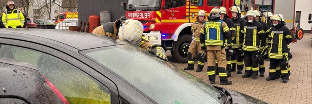 FW Voerde: 10 neue Feuerwehrleute für die Feuerwehr Voerde