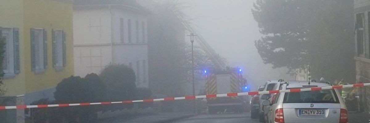 FW-EN: ERSTMELDUNG: Dachstuhlbrand in Wetter (Ruhr)