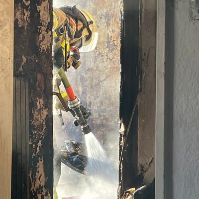 FW Bremerhaven: Küchenbrandbrand in Lehe - Balkonbrand greift auf Küche über