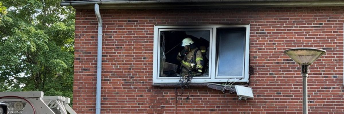 FW-SE: Wohnungsbrand mit verletzter Person in Bad Bramstedt