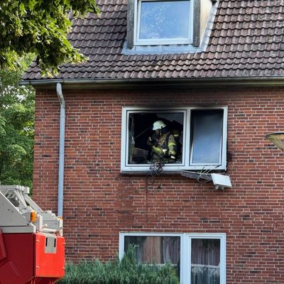 FW-SE: Wohnungsbrand mit verletzter Person in Bad Bramstedt