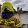 FW Paderborn: Gemeldeter Entstehungsbrand im Bereich des Daches einer Doppelhaushälfte