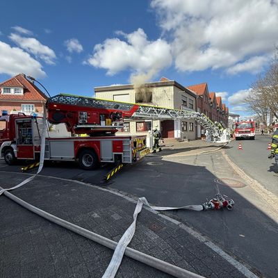 FW-ROW: Zimmerbrand in Zeven