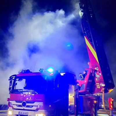 FW-WRN: Brennender Holzhaufen auf Landwirtschaftlichen Anwesen in Werne-Horst