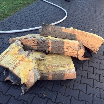 FW-AUR: Vermehrte Blitzeinschläge während nächtlicher Gewitter