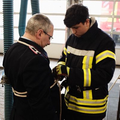 FFW Bergen: 23 neue Einsatzkräfte für die Stadtfeuerwehr Bergen - Erfolgreicher Abschluss der QS 1 Ausbildung