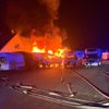 FW-ROW: Drei Wohnmobile bei Brand in Zeven vollständig ausgebrannt