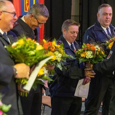 Feuerwehr Kalkar: Ein Leben für die Feuerwehr - Ehrungen und Führungswechsel beim Stadtfeuerwehrfest in Kalkar