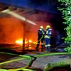 FW-OLL: Carport-Brand in der Parkstraße in Hude - Feuerwehr verhindert Übergreifen auf Wohnhaus (Grund für Update: Straße hinzugefügt)