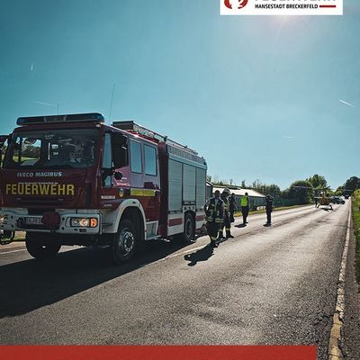 FW-EN: Datum: 01.05.2025/ Uhrzeit: 16:24 Uhr/ Dauer: ca. 80 Minuten/ Einsatzstelle: Dahlerbrücker Str. Ecke Loher Str./ Einheiten: LÖschzug Breckerfeld/ Polizei/ RTW/ NEF / RTH/