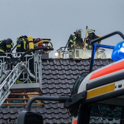 FW Hagen: Dachstuhlbrand Einfamilienhaus