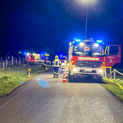 FW Wenden: Verkehrsunfall mit eingeklemmter Person: Einsatz der Drohneneinheit der Feuerwehr Wenden