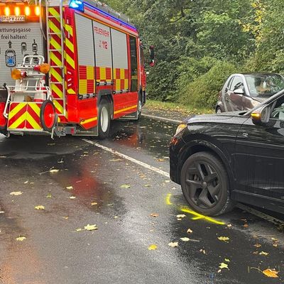 FW Bergheim: Verkehrsunfall mit Verletzten in Bergheim-Kenten Einsatzreicher Tag der Feuerwehr Bergheim