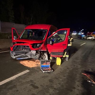 FW Bad Honnef: Automatischer eCall meldet Verkehrsunfall auf der A3 bei Bad Honnef - mehrere Verletzte