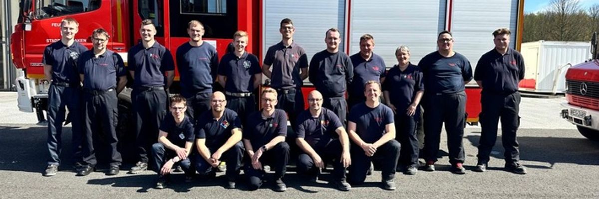 FW Dinslaken: Neue Löschfahrzeug-Maschinisten bei den Feuerwehren im Kreis Wesel.