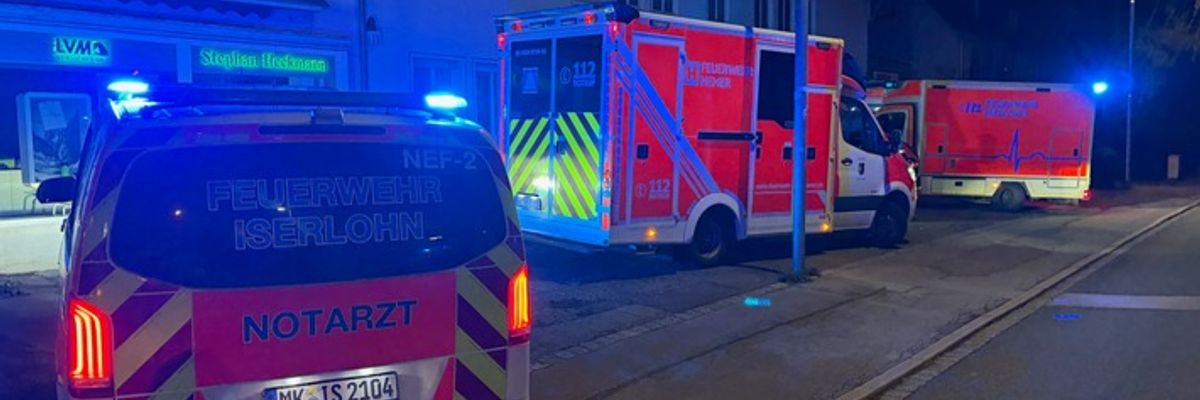 FW-MK: Wohnungsbrand in Hennen - Feuerwehr rettet Bewohnerin über tragbare Leiter