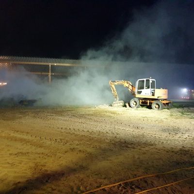 FW-RD: Heuballenbrand am späten Abend in Remmels (Kreis Rendsburg-Eckernförde)