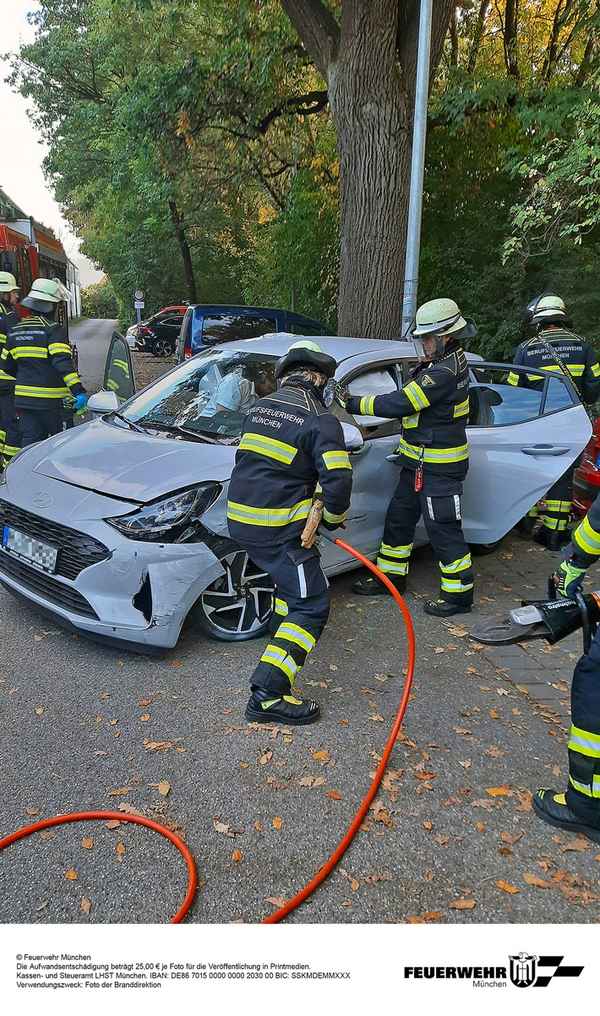FW-M: Unfall auf dem Parkplatz (Moosach)