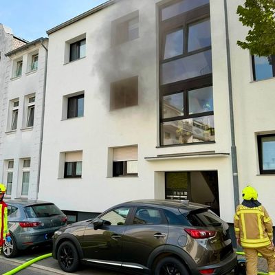 FW Ratingen: Wohnungsbrand auf der Duisburger Straße