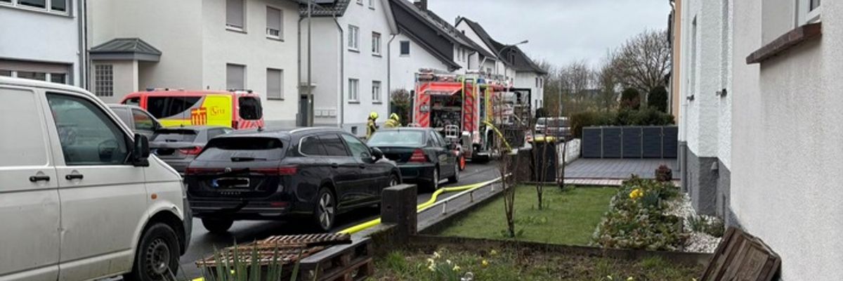FW Paderborn: Gemeldeter Zimmerbrand in der Mälzerstraße